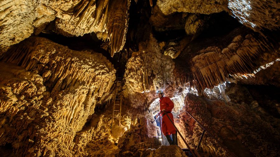 Herrliche Naturspiele aus Tropfstein in der Rákóczi-Höhle