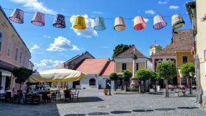 Szentendre fasziniert durch eine reizvolle Mischung aus Geschichte und Tradition