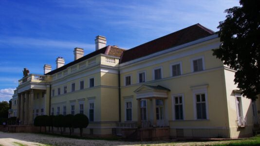 Esterházy-Schloss in Csákvár