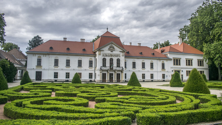 Das Széchenyi-Schloss in Nagycenk wird für 2,19 Milliarden Forint renoviert