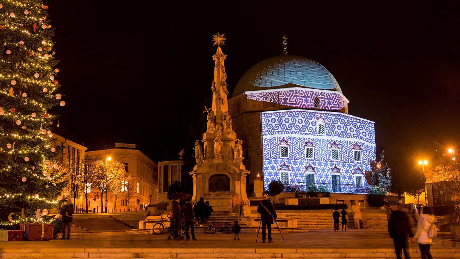 Lichtinstallation zum Advent in Pécs