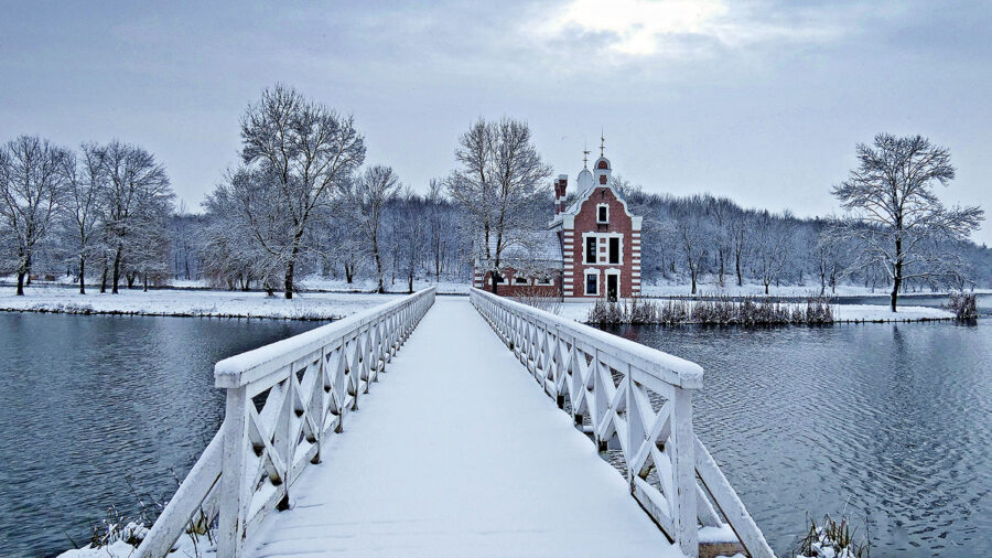 Winterromantik in Dég, im Park des Festetics-Schlosses