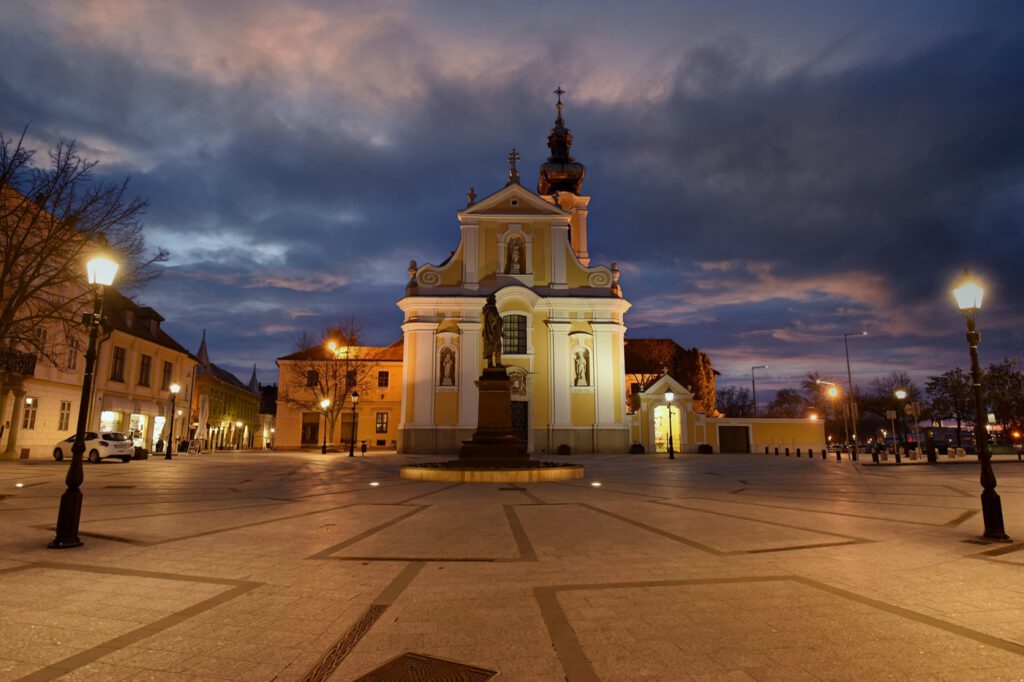 Győr, die Stadt der Flüsse und historischen Denkmäler