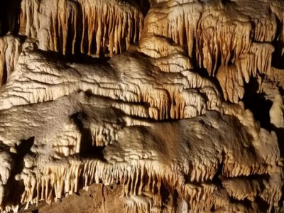 Die Baradla-Höhle: ein unterirdisches Höhlensystem, das die Schätze der Tiefe verbirgt
