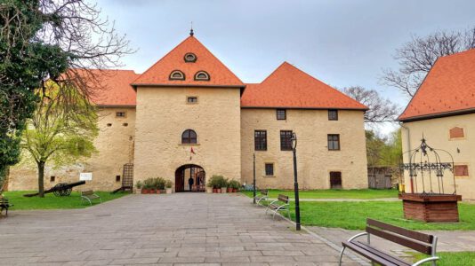 Renaissance-Schönheit im Herzen von Szerencs: Die Burg Rákóczi