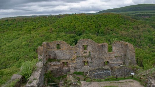Burg Somoskő: ein historischer Wächter an der ungarisch-slowakischen Grenze